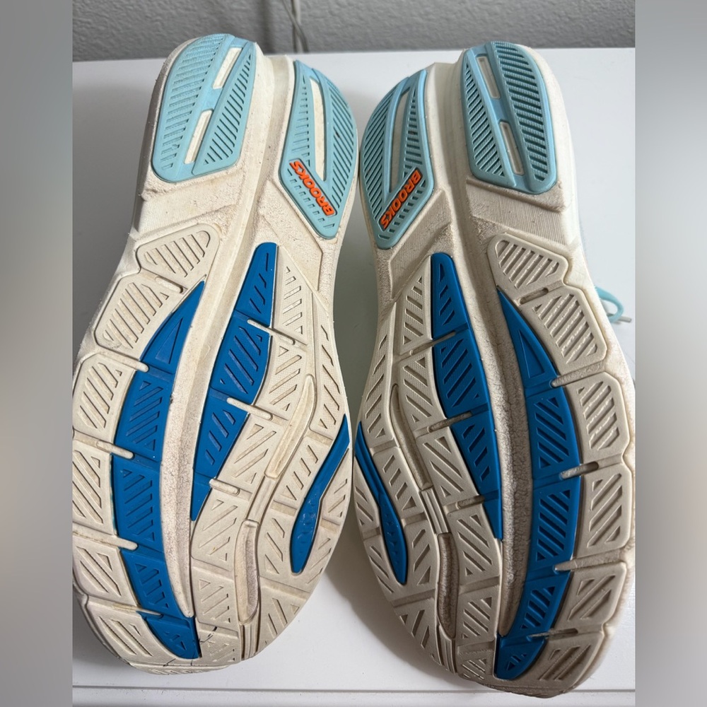 Brooks Men's ghost max 3 Athletic Shoes - Light Blue and White - Picture 8 of 9